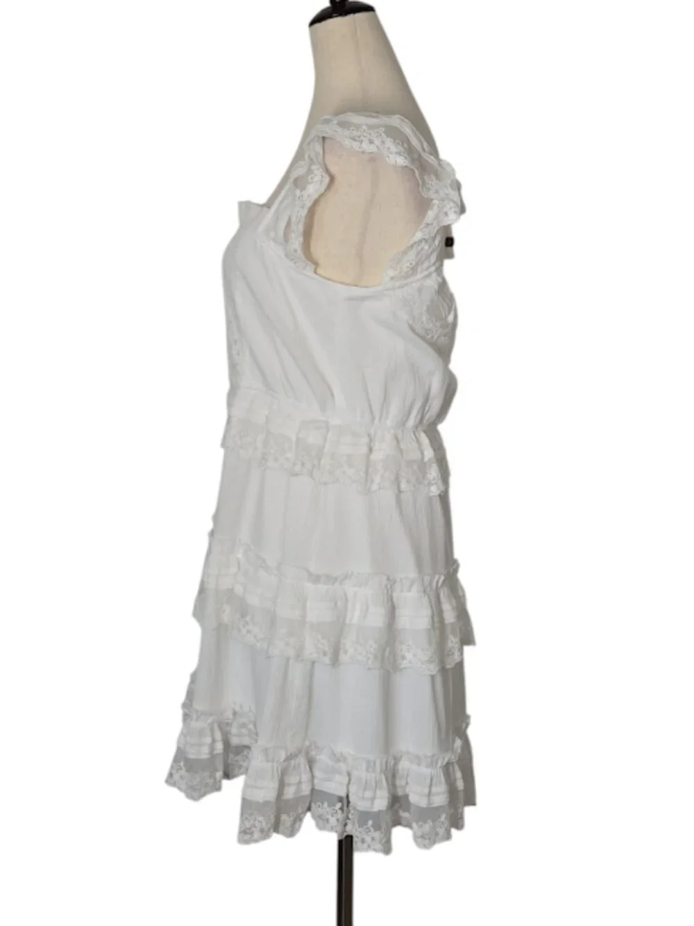 Altar'd State Daphne White Tiered Lace Mini Dress Size M NWOT - Picture 4 of 8